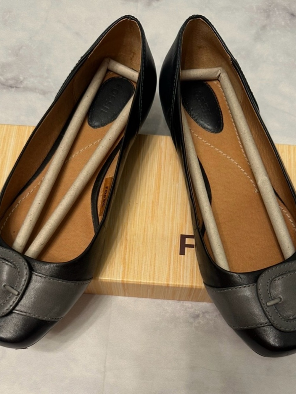 Fossil Black Leather Women's Ballet Flats - Classic Comfort